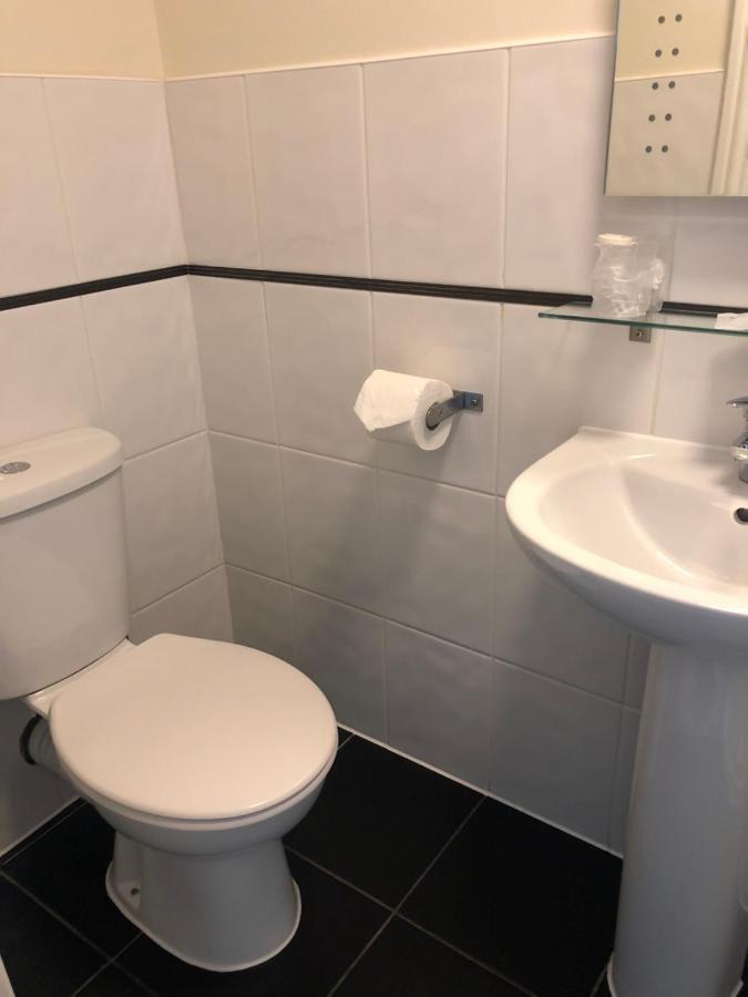 Granby Hotel Gravesend Bagian luar foto